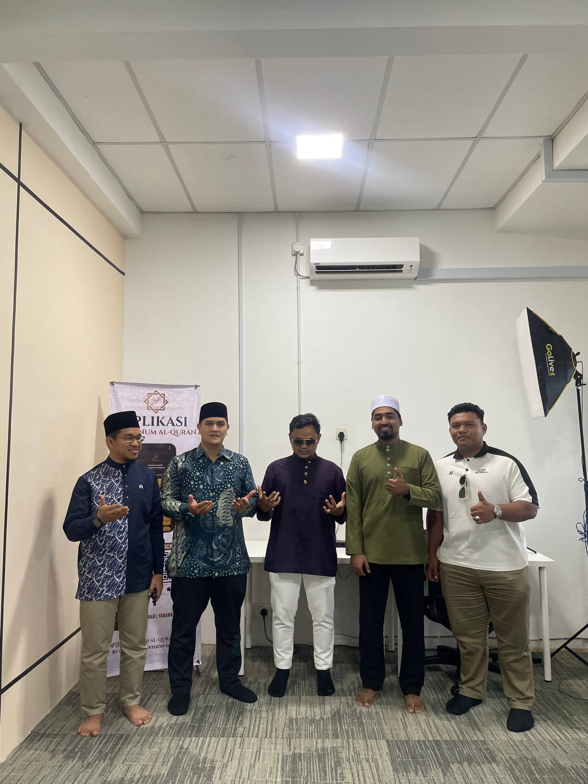 Mudir akademi bersama qari-qari wakil negeri dan kebangsaan